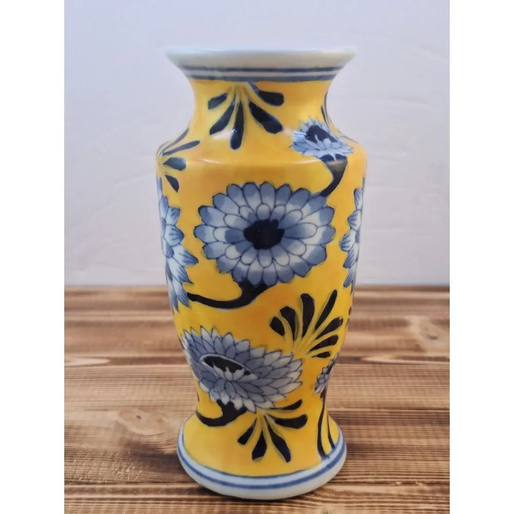 Stunning 1950's famille jaune Yellow Porcelain Vase with‎ Blue Chrysanthemums 6